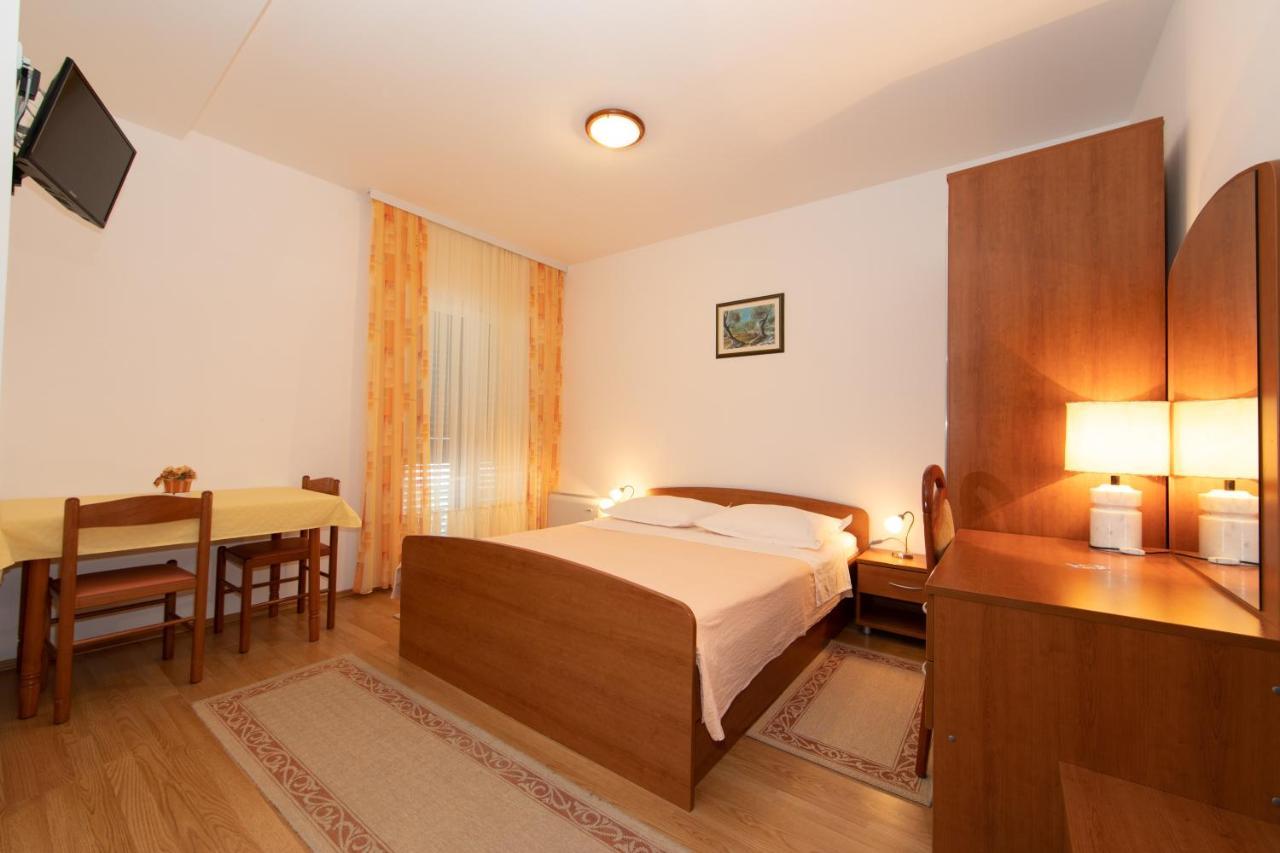 Apartmani Biser Tučepi Екстериор снимка