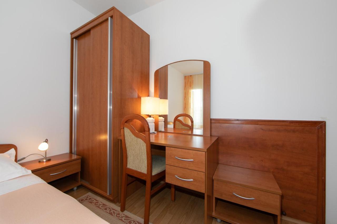 Apartmani Biser Tučepi Екстериор снимка