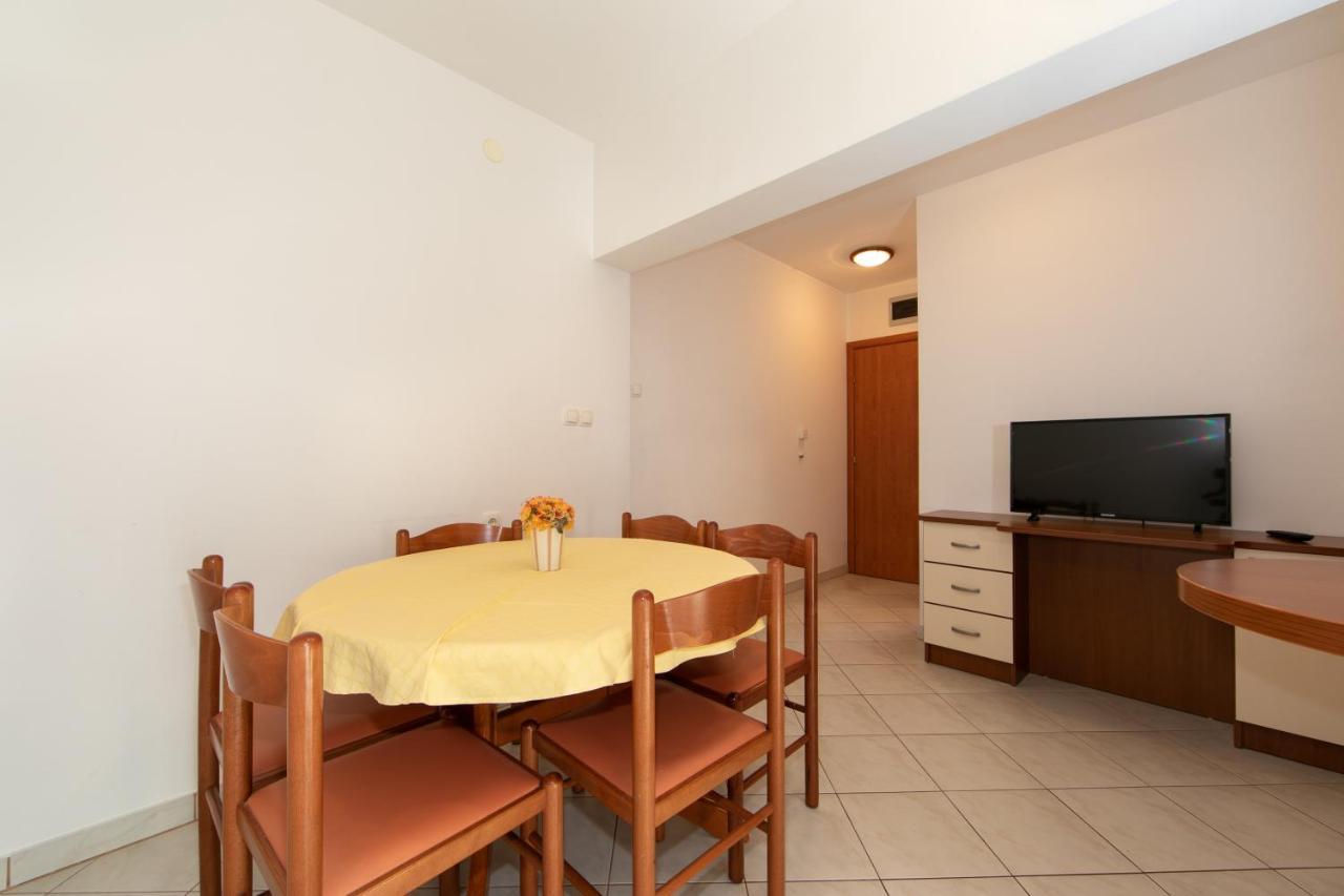 Apartmani Biser Tučepi Екстериор снимка