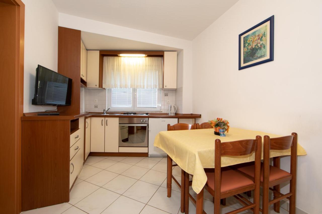 Apartmani Biser Tučepi Екстериор снимка