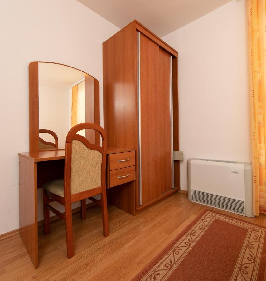 Apartmani Biser Tučepi Екстериор снимка