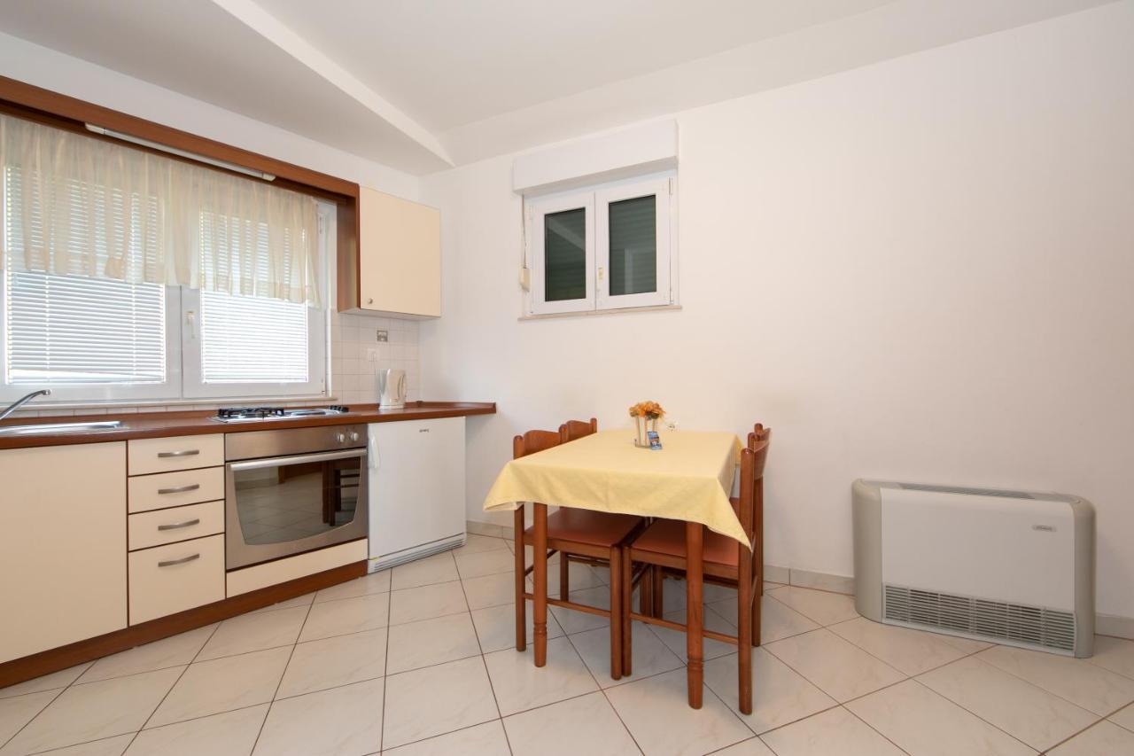 Apartmani Biser Tučepi Екстериор снимка