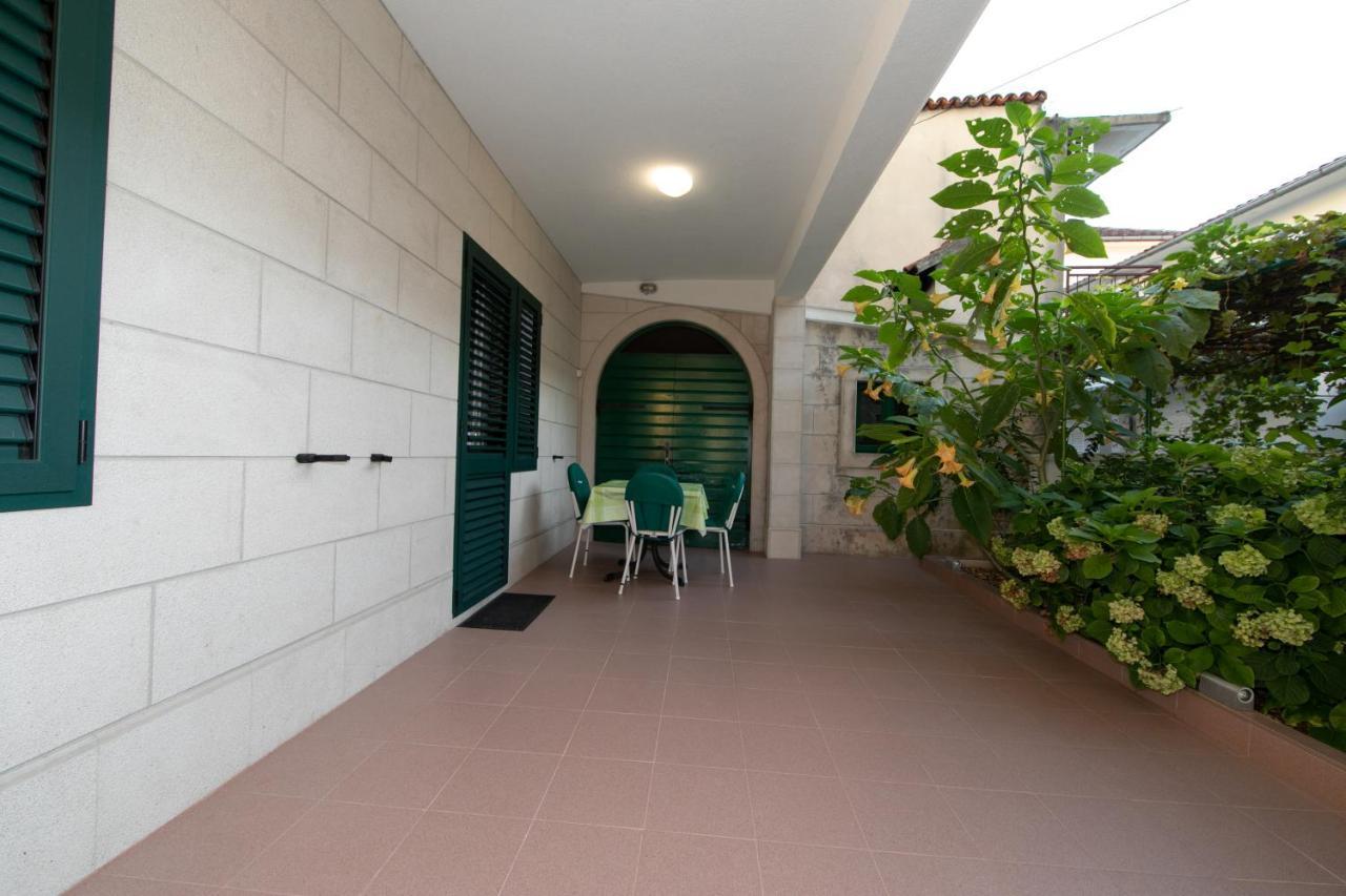 Apartmani Biser Tučepi Екстериор снимка
