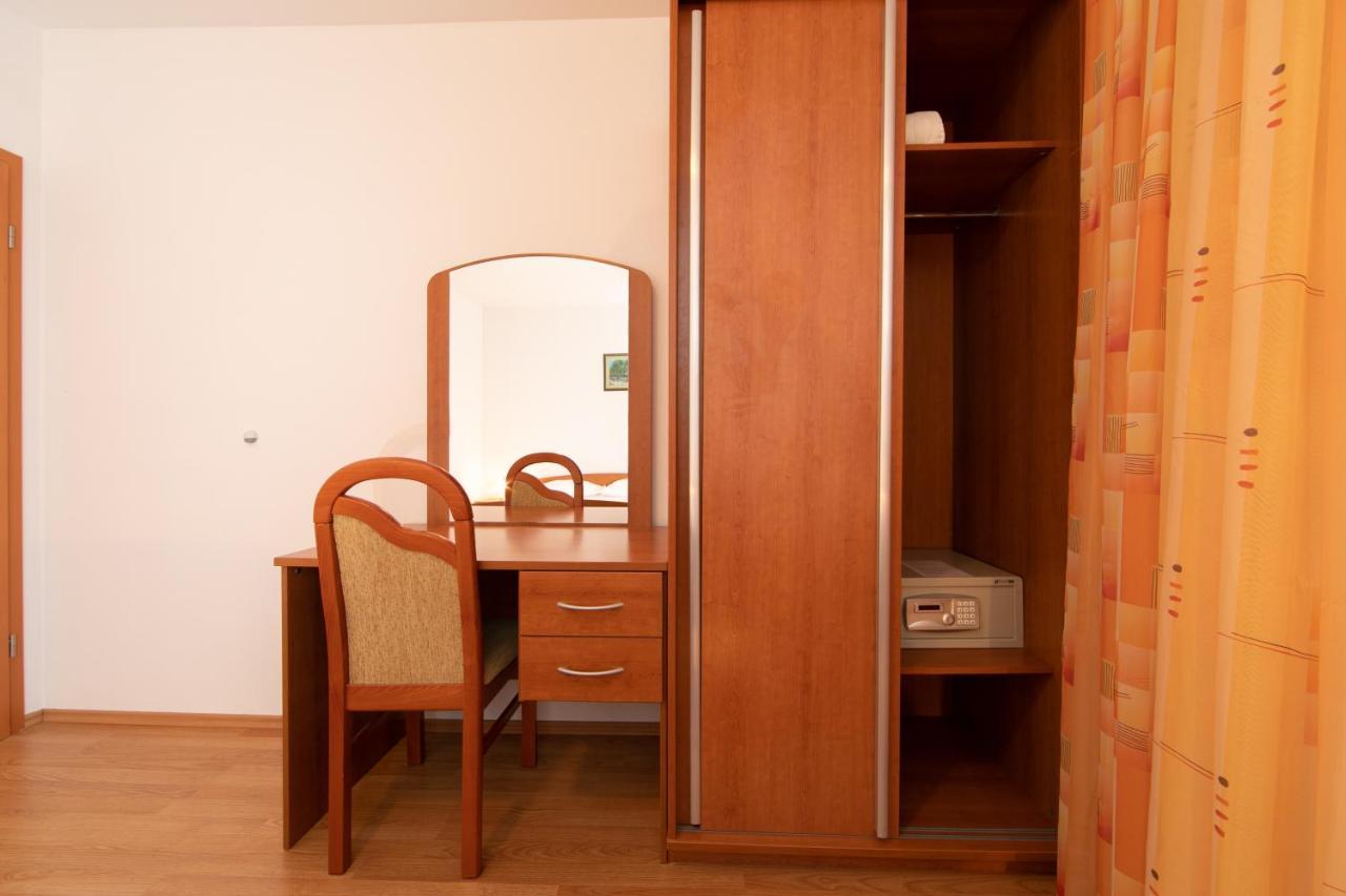 Apartmani Biser Tučepi Екстериор снимка
