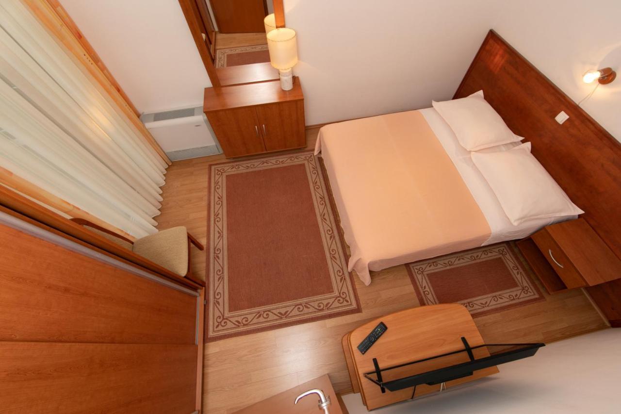 Apartmani Biser Tučepi Екстериор снимка